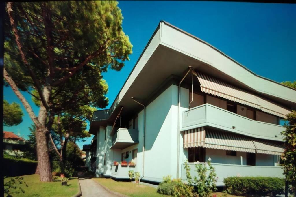 Beach House, 300 M Dal Mare, Marina Di Massa Εξωτερικό φωτογραφία