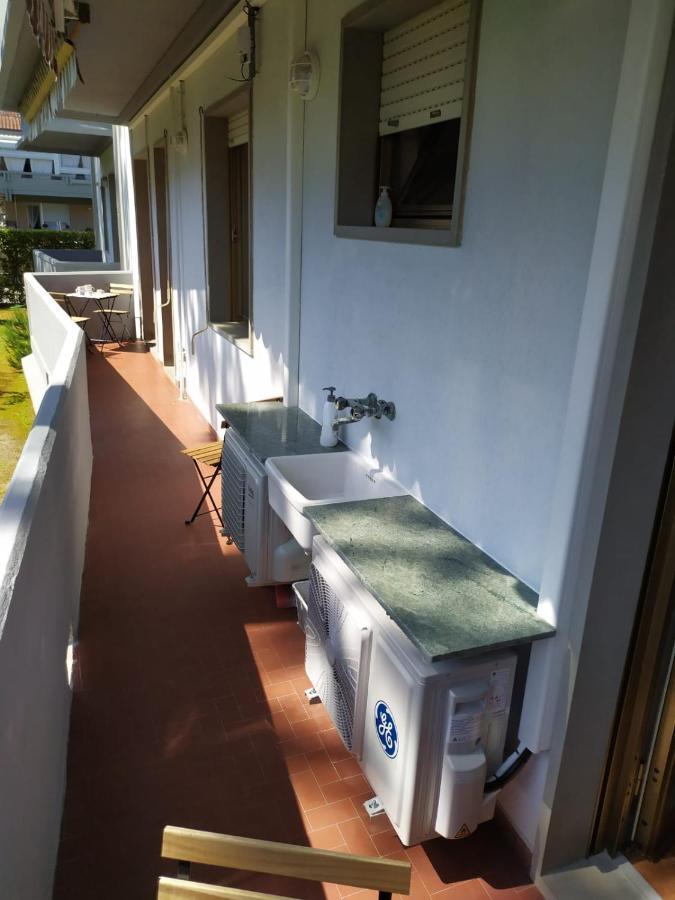 Beach House, 300 M Dal Mare, Marina Di Massa Εξωτερικό φωτογραφία