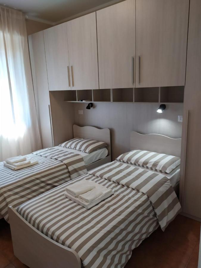 Beach House, 300 M Dal Mare, Marina Di Massa Εξωτερικό φωτογραφία
