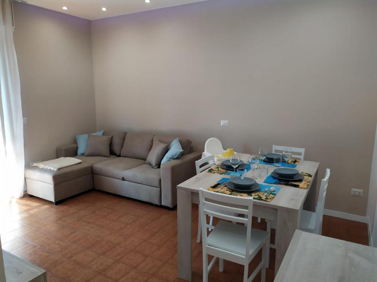 Beach House, 300 M Dal Mare, Marina Di Massa Εξωτερικό φωτογραφία