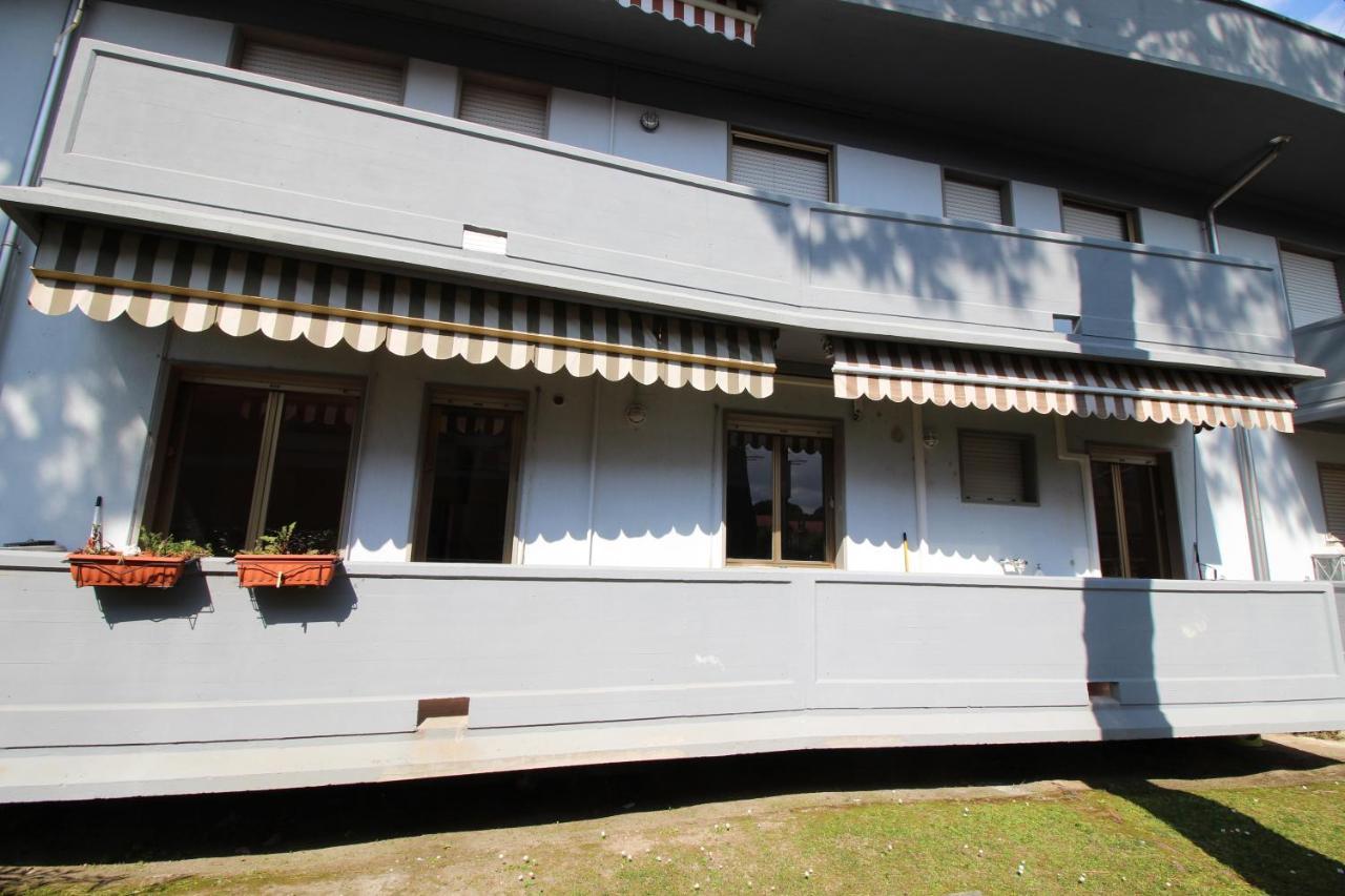 Beach House, 300 M Dal Mare, Marina Di Massa Εξωτερικό φωτογραφία