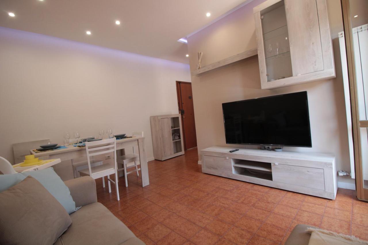 Beach House, 300 M Dal Mare, Marina Di Massa Εξωτερικό φωτογραφία